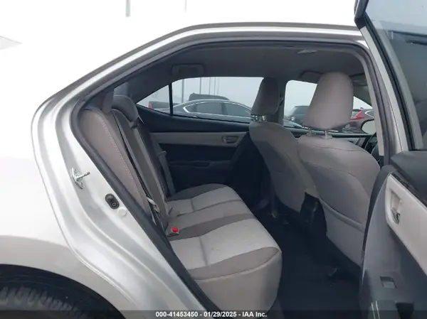 5YFBURHE5JP841384 2018 TOYOTA COROLLA - Image 8