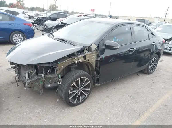 5YFBURHE5JP843488 2018 TOYOTA COROLLA - Image 2