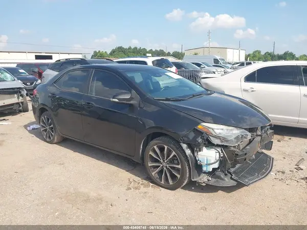 5YFBURHE5JP845435 2018 TOYOTA COROLLA - Image 1