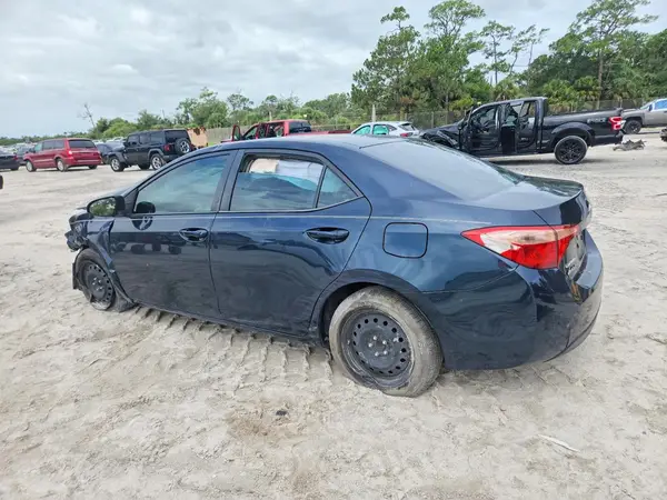 5YFBURHE5JP845791 2018 TOYOTA COROLLA - Image 2