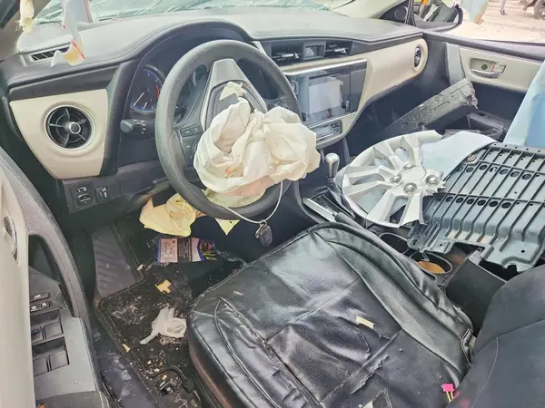 5YFBURHE5JP845791 2018 TOYOTA COROLLA - Image 8