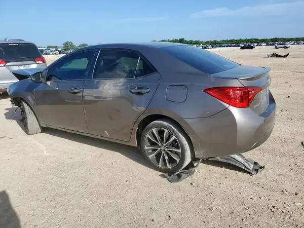 5YFBURHE5JP846553 2018 TOYOTA COROLLA - Image 2