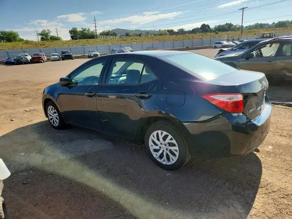 5YFBURHE5JP846648 2018 TOYOTA COROLLA - Image 2
