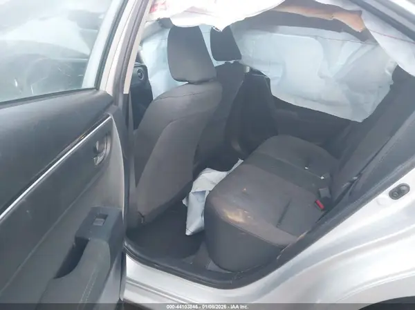 5YFBURHE5JP847458 2018 TOYOTA COROLLA - Image 8