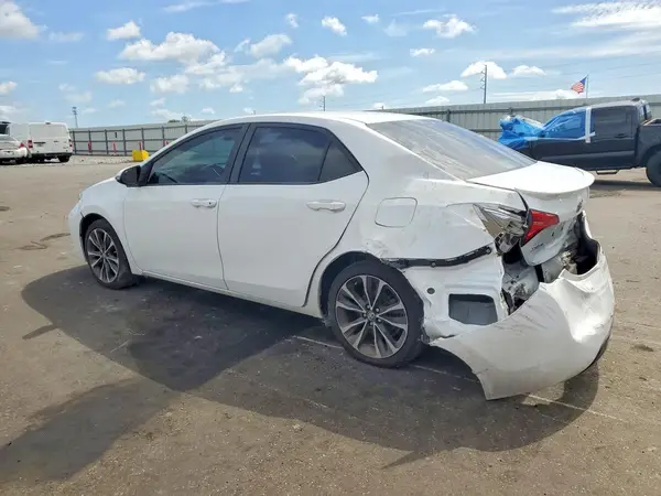 5YFBURHE5JP848173 2018 TOYOTA COROLLA - Image 2