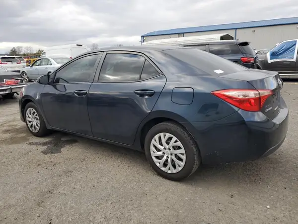 5YFBURHE5JP848917 2018 TOYOTA COROLLA - Image 2