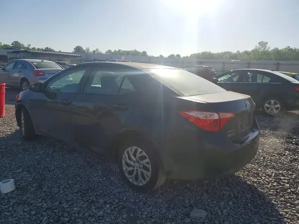 5YFBURHE5JP849372 2018 TOYOTA COROLLA - Image 2