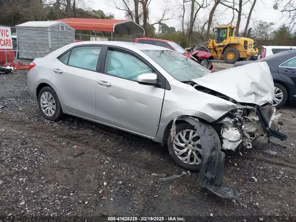 5YFBURHE5JP849775 2018 TOYOTA COROLLA - Image 1