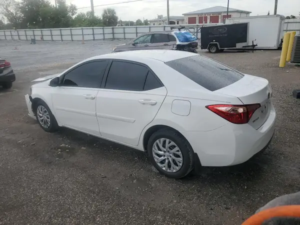 5YFBURHE5JP851249 2018 TOYOTA COROLLA - Image 2