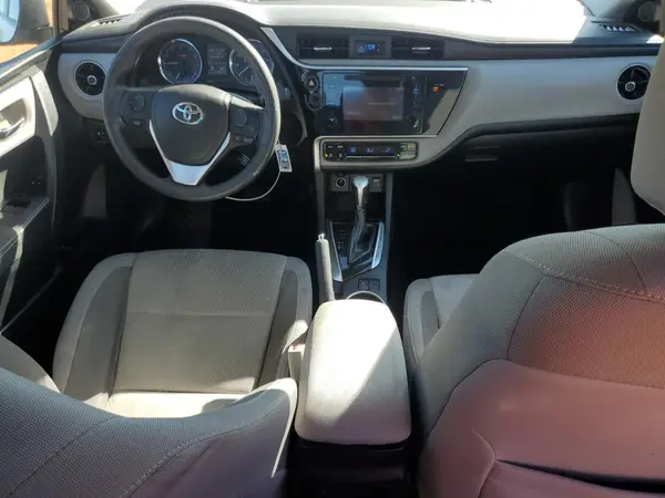 5YFBURHE5JP852725 2018 TOYOTA COROLLA - Image 8