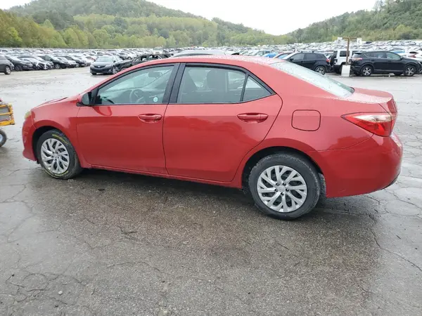 5YFBURHE5JP853728 2018 TOYOTA COROLLA - Image 2