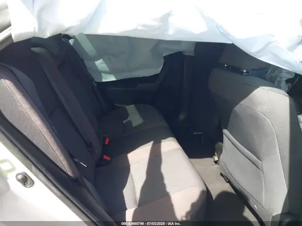 5YFBURHE5JP854362 2018 TOYOTA COROLLA - Image 8