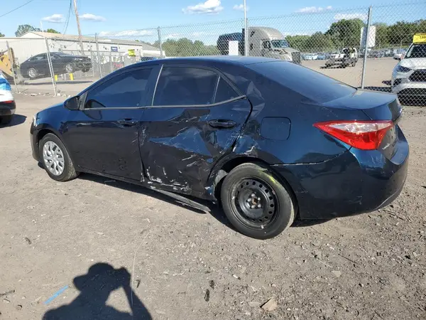 5YFBURHE5JP854944 2018 TOYOTA COROLLA - Image 2