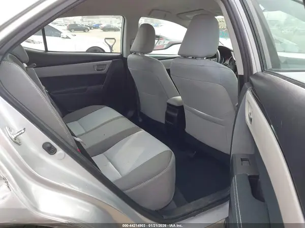 5YFBURHE5JP854989 2018 TOYOTA COROLLA - Image 8