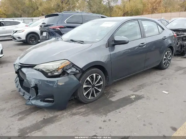 5YFBURHE5JP855091 2018 TOYOTA COROLLA - Image 2