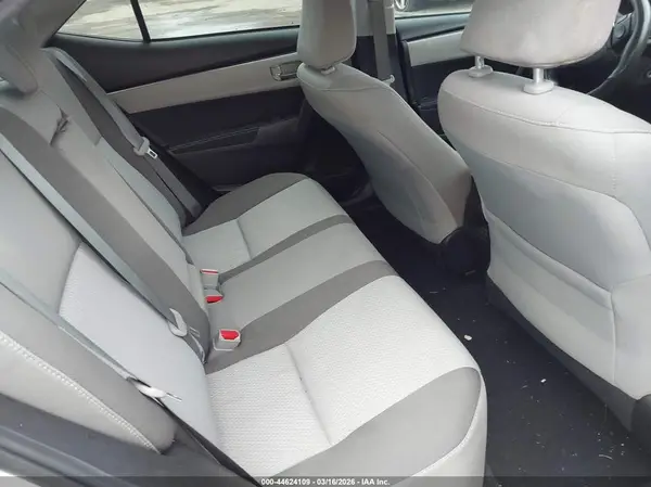 5YFBURHE5JP855382 2018 TOYOTA COROLLA - Image 8