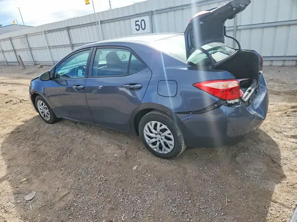 5YFBURHE5JP855592 2018 TOYOTA COROLLA - Image 2