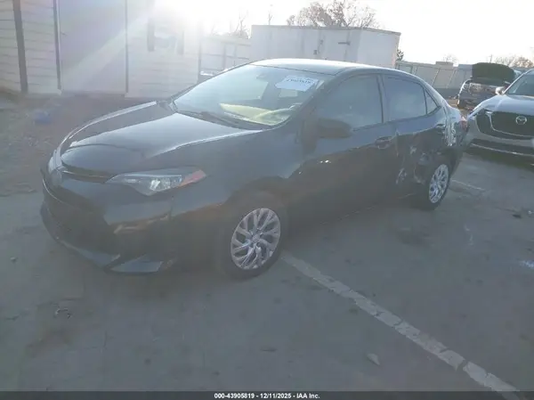 5YFBURHE5KP857683 2019 TOYOTA COROLLA - Image 2
