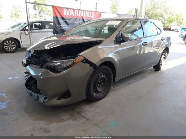 5YFBURHE5KP858493 2019 TOYOTA COROLLA - Image 2