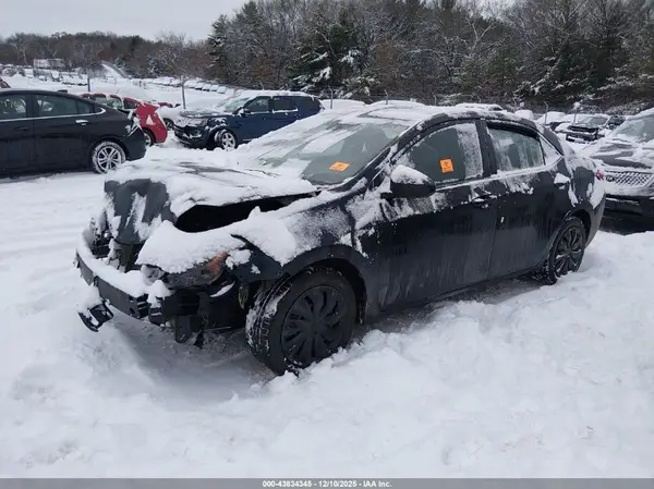 5YFBURHE5KP859000 2019 TOYOTA COROLLA - Image 2