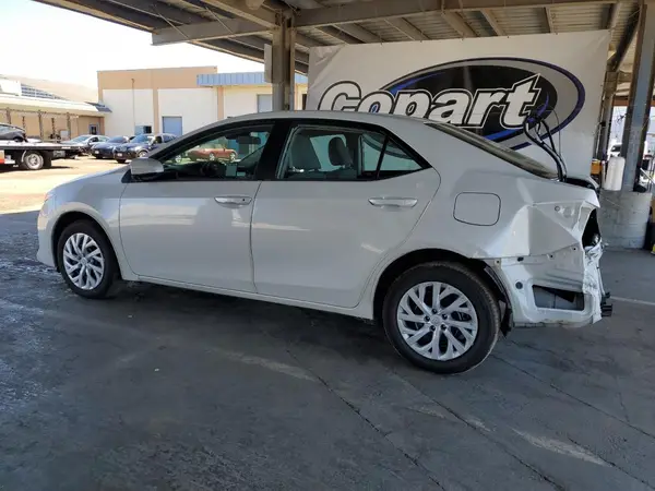 5YFBURHE5KP861586 2019 TOYOTA COROLLA - Image 2