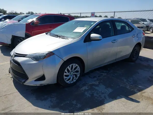 5YFBURHE5KP874631 2019 TOYOTA COROLLA - Image 2