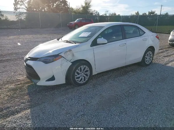 5YFBURHE5KP878176 2019 TOYOTA COROLLA - Image 2