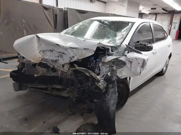 5YFBURHE5KP880672 2019 TOYOTA COROLLA - Image 2