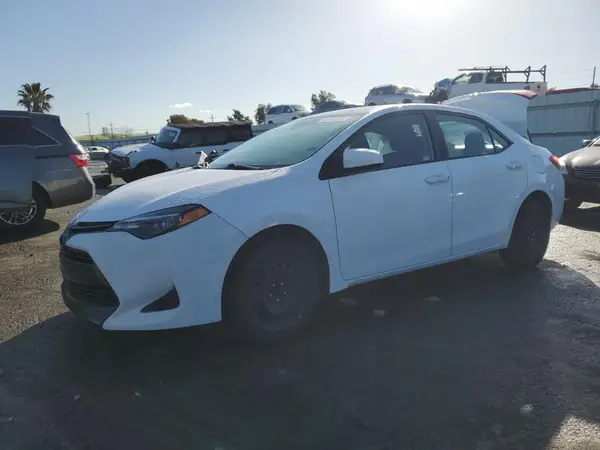 5YFBURHE5KP883099 2019 TOYOTA COROLLA - Image 1