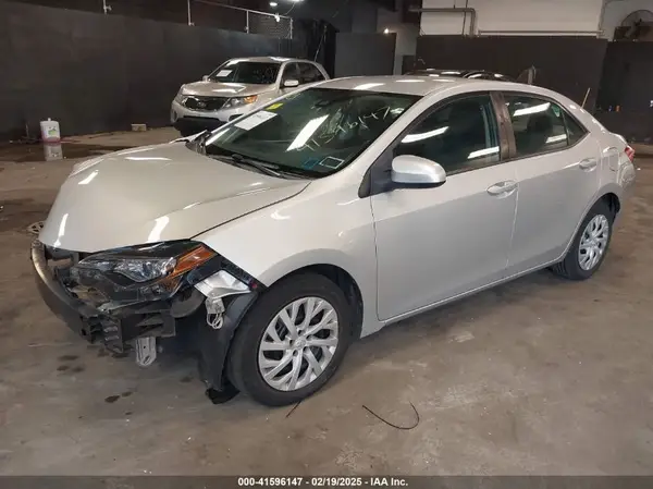 5YFBURHE5KP885094 2019 TOYOTA COROLLA - Image 2