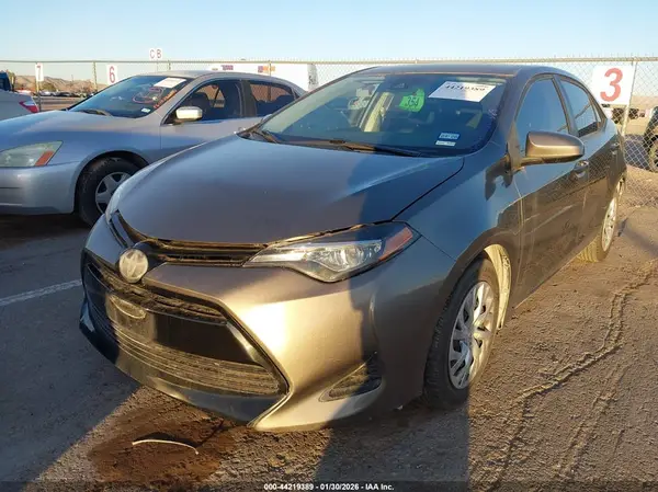 5YFBURHE5KP888545 2019 TOYOTA COROLLA - Image 2