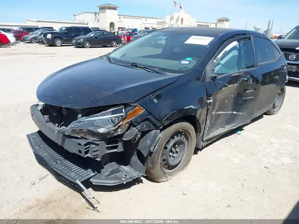 5YFBURHE5KP891882 2019 TOYOTA COROLLA - Image 2