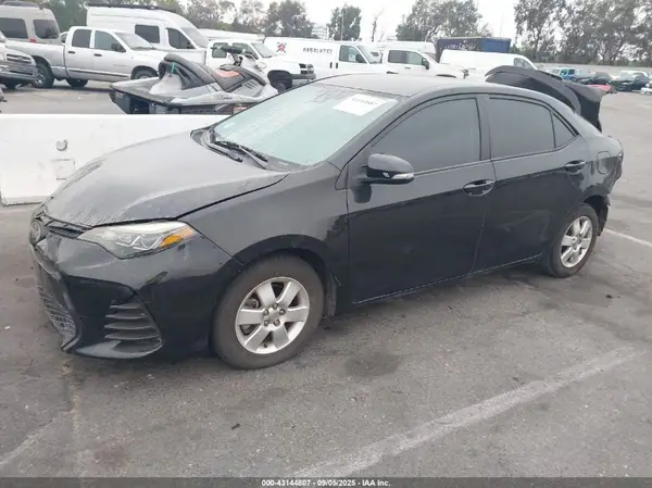5YFBURHE5KP894197 2019 TOYOTA COROLLA - Image 2