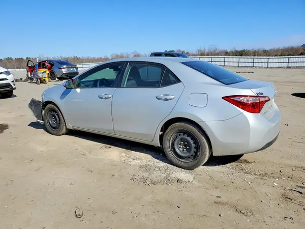 5YFBURHE5KP898380 2019 TOYOTA COROLLA - Image 2