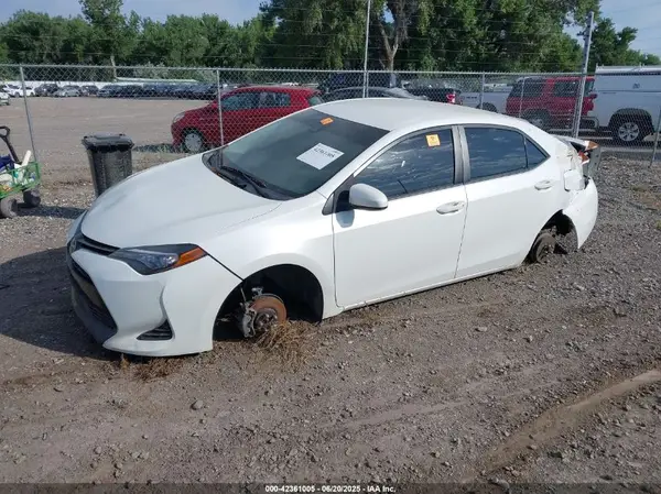 5YFBURHE5KP914089 2019 TOYOTA COROLLA - Image 2