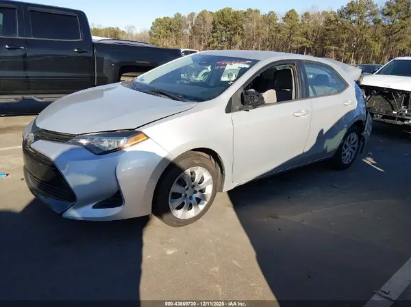 5YFBURHE5KP923990 2019 TOYOTA COROLLA - Image 2