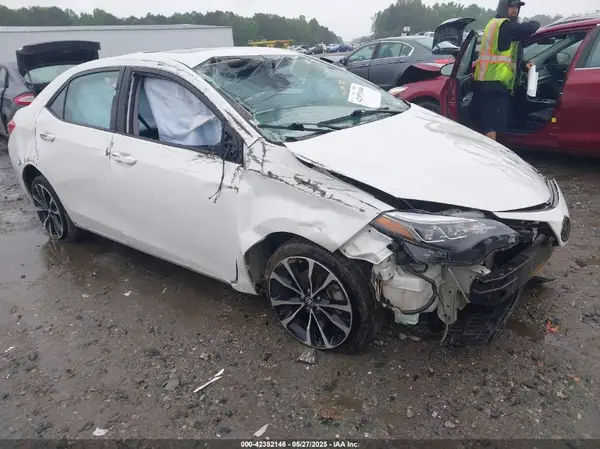 5YFBURHE5KP927117 2019 TOYOTA COROLLA - Image 1