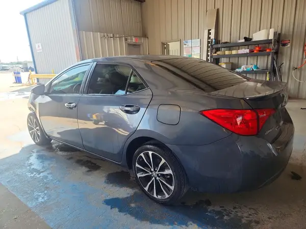 5YFBURHE5KP928073 2019 TOYOTA COROLLA - Image 2