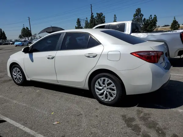 5YFBURHE5KP928736 2019 TOYOTA COROLLA - Image 2