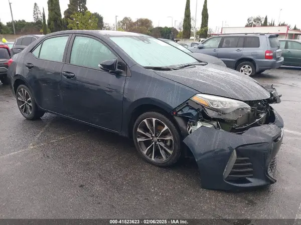 5YFBURHE5KP929076 2019 TOYOTA COROLLA - Image 1