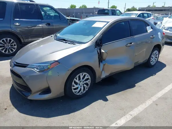 5YFBURHE5KP932012 2019 TOYOTA COROLLA - Image 2
