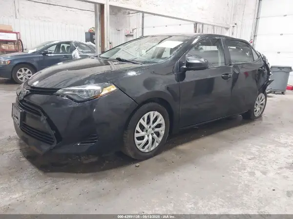 5YFBURHE5KP935475 2019 TOYOTA COROLLA - Image 2