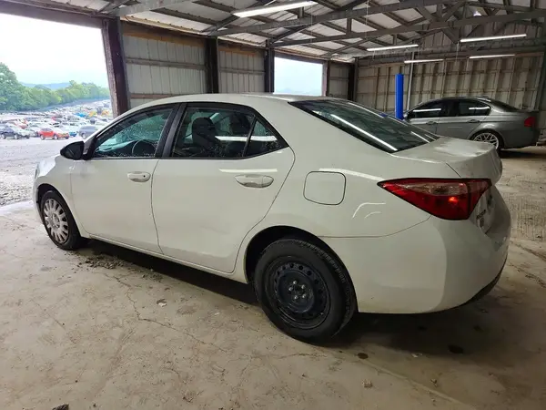 5YFBURHE5KP939820 2019 TOYOTA COROLLA - Image 2