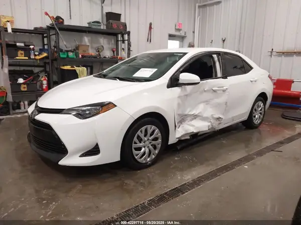 5YFBURHE5KP941051 2019 TOYOTA COROLLA - Image 2