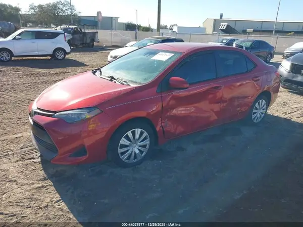 5YFBURHE5KP942278 2019 TOYOTA COROLLA - Image 2