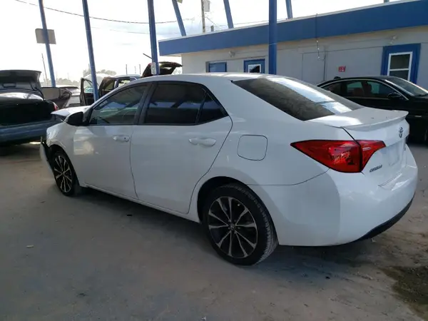 5YFBURHE5KP945021 2019 TOYOTA COROLLA - Image 2