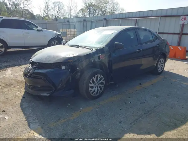 5YFBURHE5KP945939 2019 TOYOTA COROLLA - Image 2