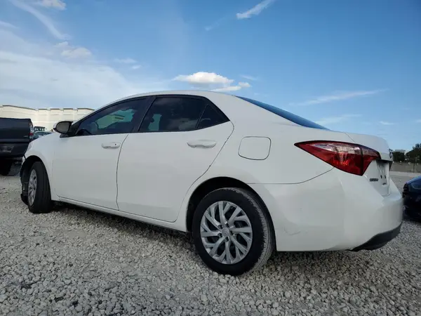 5YFBURHE5KP947366 2019 TOYOTA COROLLA - Image 2