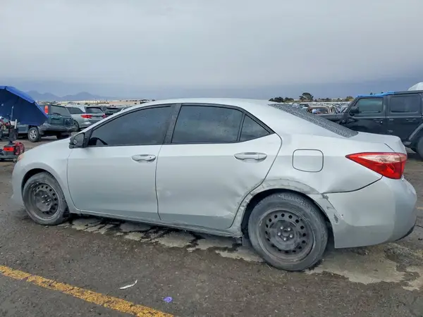 5YFBURHE5KP947819 2019 TOYOTA COROLLA - Image 2