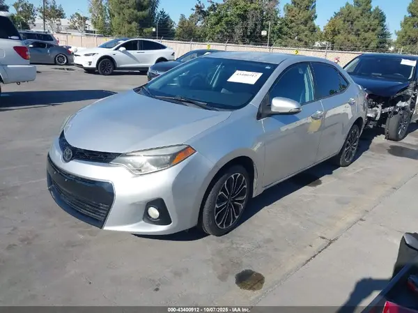 5YFBURHE6GP383878 2016 TOYOTA COROLLA - Image 2